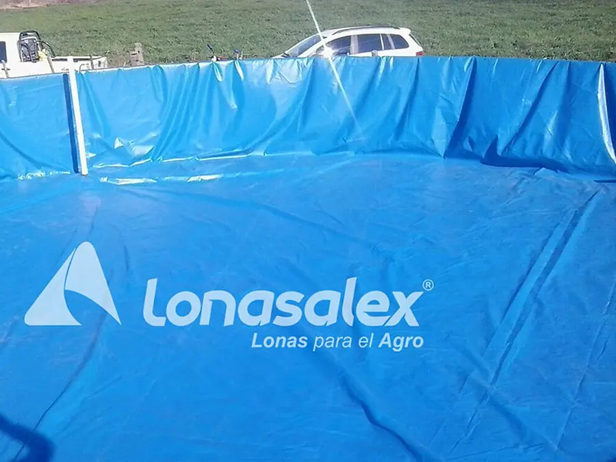 Tanque australiano con funda de lona azul